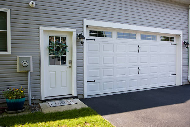 24/7 Emergency Garage Door Panel Replacement experts in Cashton, WI